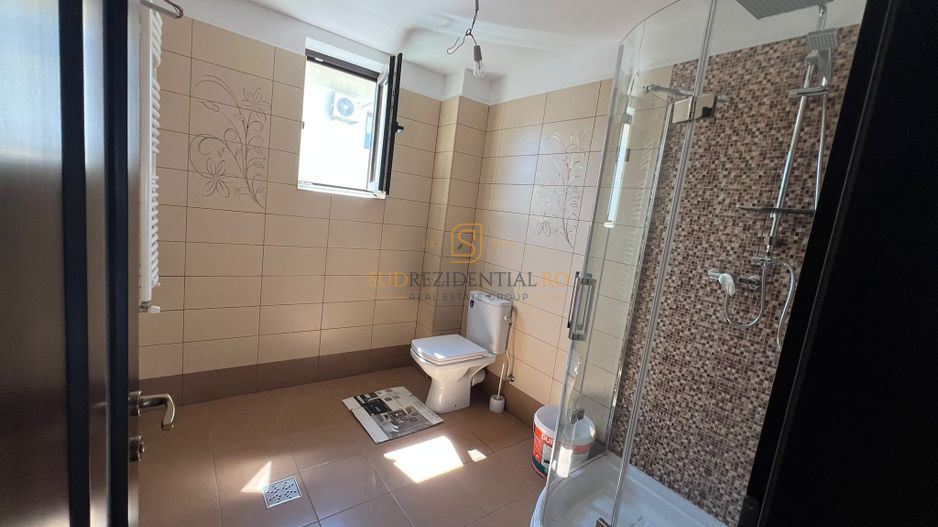 Vila individuala cu 7 camere, 5 dormitoare, teren 363 mp-Com. Berceni - Poză 19