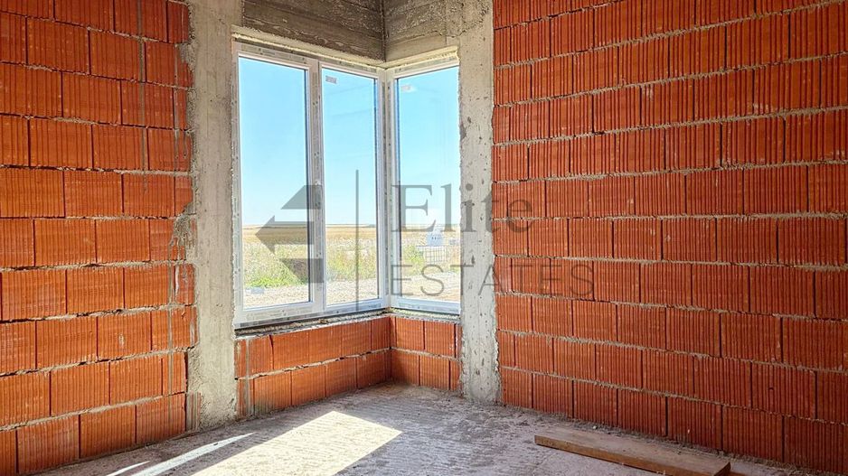 Casa la rosu  cu 4 camere de vanzare in Santandrei - Poză 17