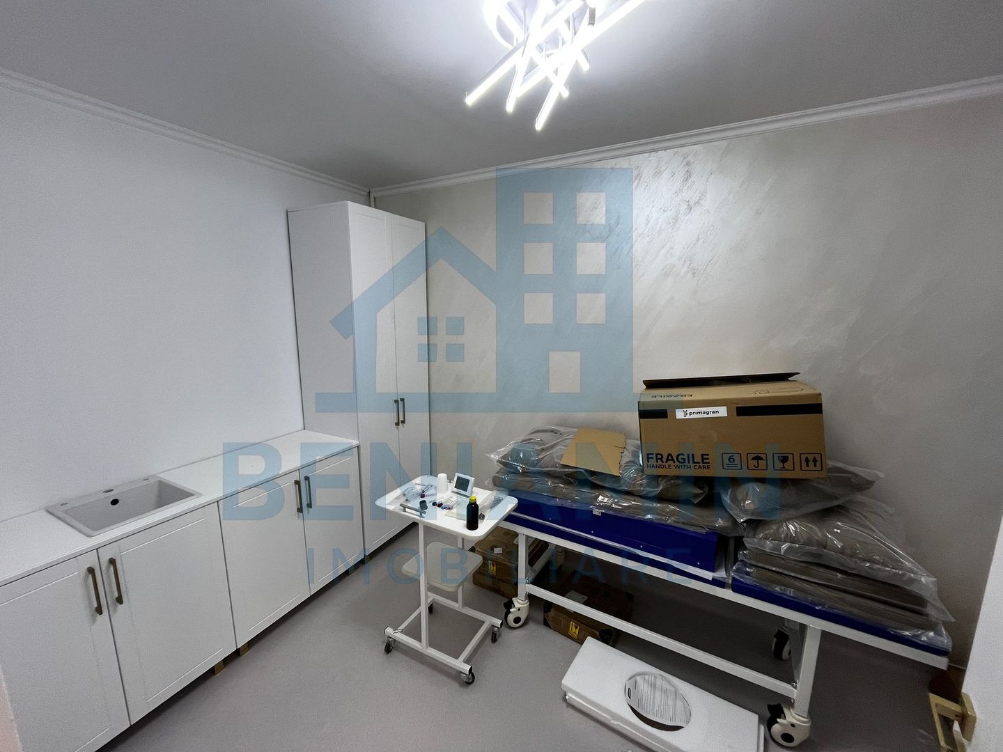Spatiu modern cabinete medicale parter 50mp Toporasi Promenada - Poză 5