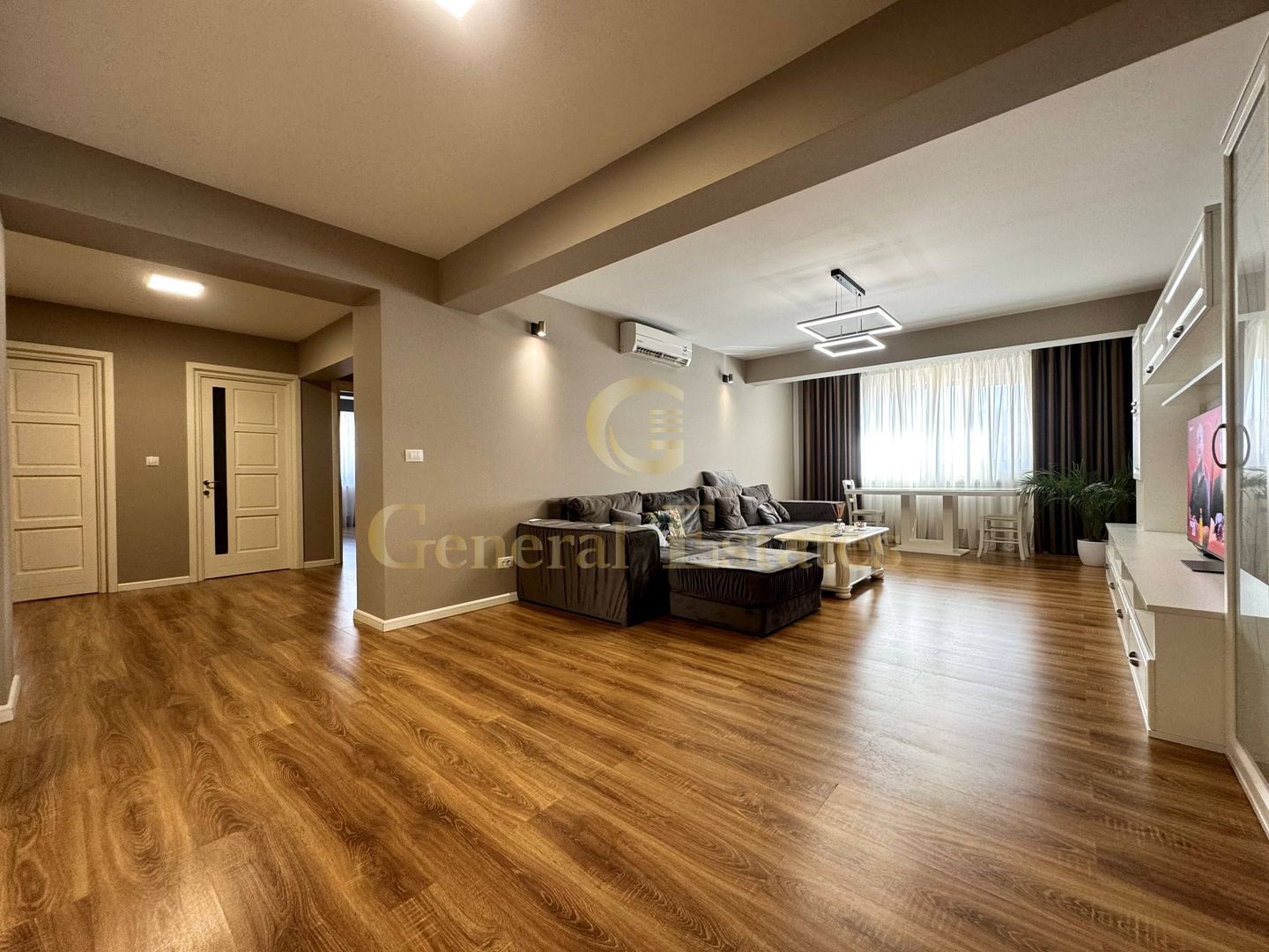 Vânzare apartament cu 3 camere - 130 m.p - în Zona CUG, Iași. - Poză 6