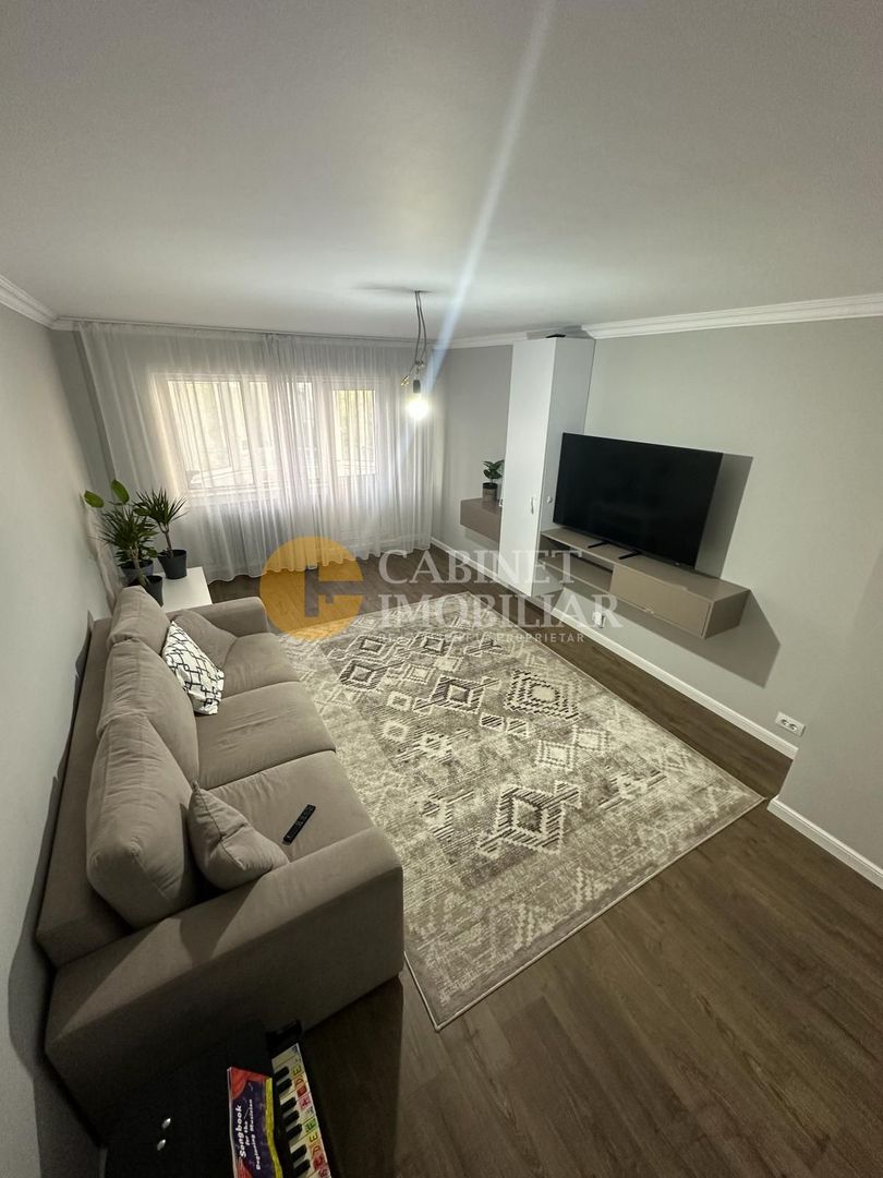 Nicolina -Apartament 4 Camere Decomandat  Bloc 1986 - Poză 2