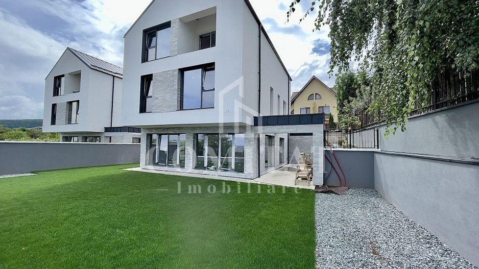 Casă individuală cu panoramă spre oraș zona de case și vile - Poză 1