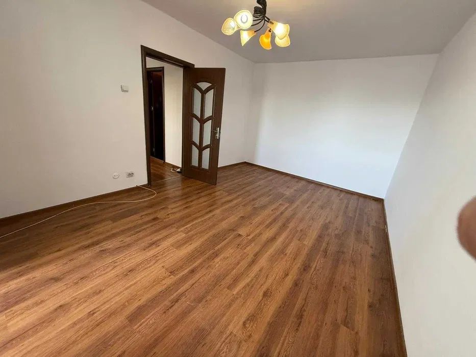 Apartament 2 camere decomandat Dristor 4 minute metrou  anul 1982 - Poză 1