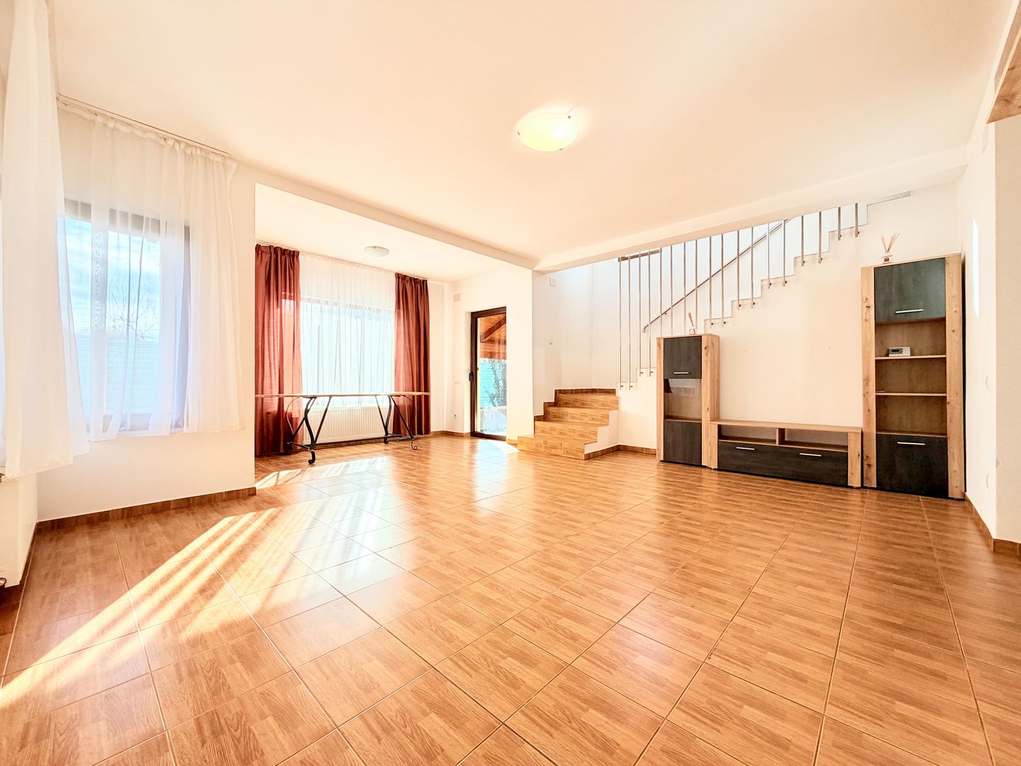 De închiriat – Casă individuală P+M în Dumbrăvița - Poză 6