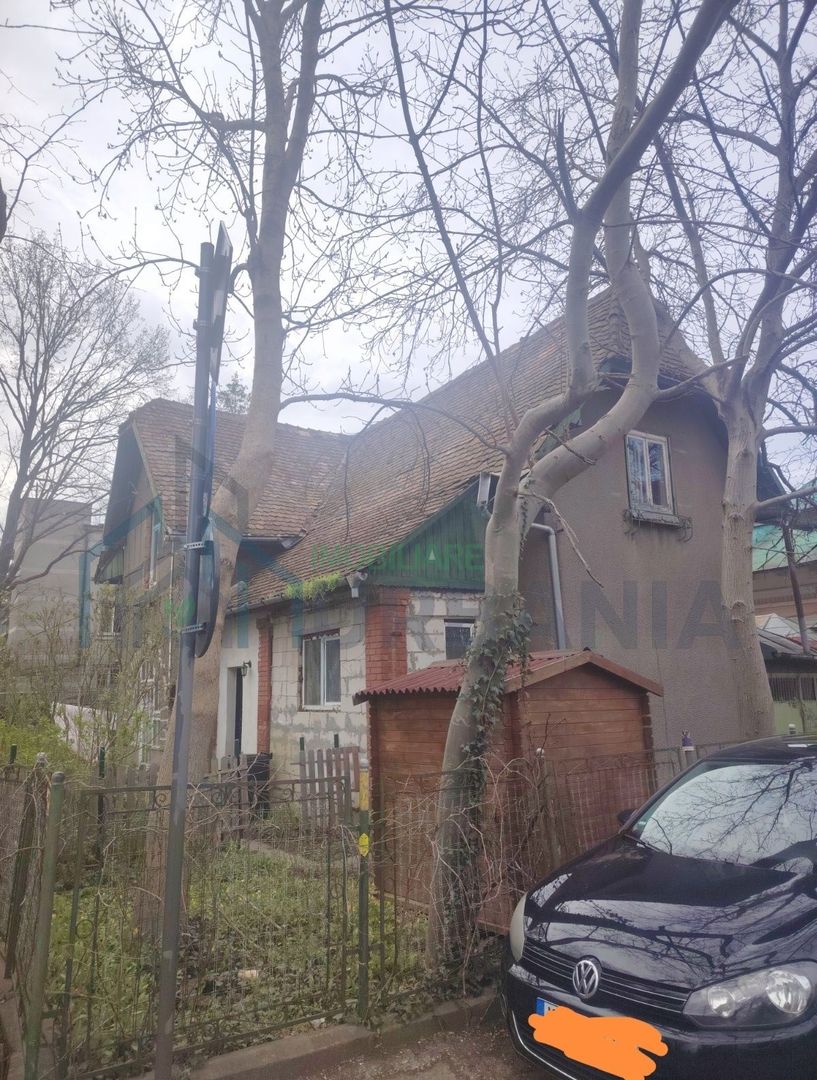 Casă de vânzare în Copou, lângă Rond Agronomie – teren 349 mp, suprafață generoasă - Poză 1