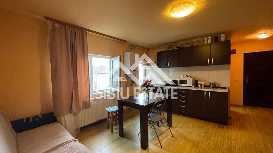 Apartament luminos cu 2 camere, la mansardă, în zonă căutată - Poză 10