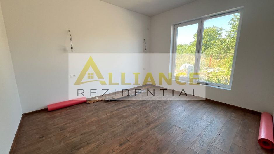 Casa Individuala - 4 camere - 400 M de STV - Poză 13