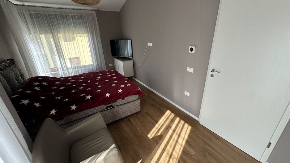 Duplex cu 5 camere de vanzare  în zona Aradului - Poză 32