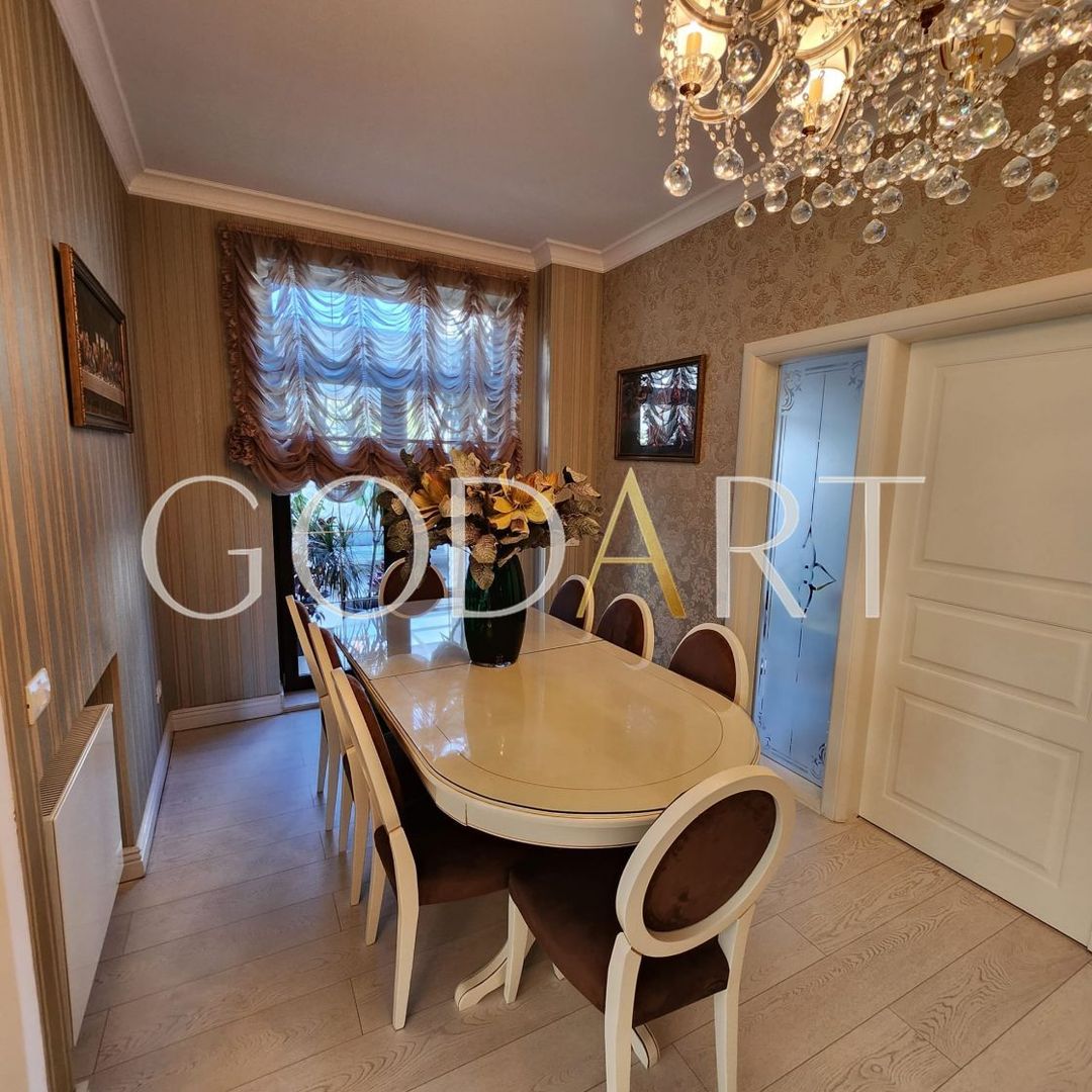 Resedinta exclusivista | Curte generoasa | Erou Iancu Nicolae - Poză 16