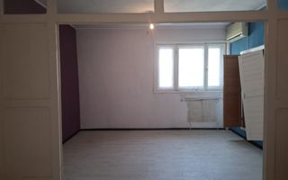 URGENT!, TEREN IN PROPRIETAE, RENOVATA IN 1996, NEGOCIABIL - Poză 1