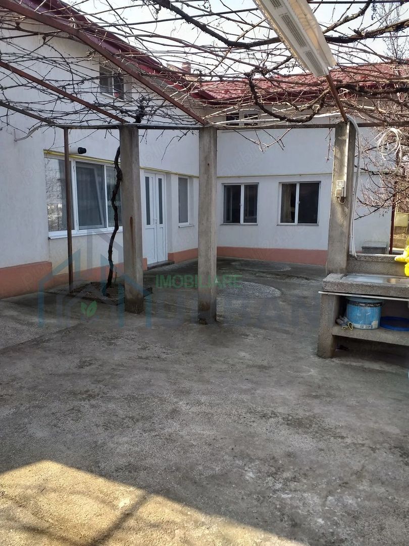 Casă cu teren de vânzare în zona Bucium, Iași - Poză 2