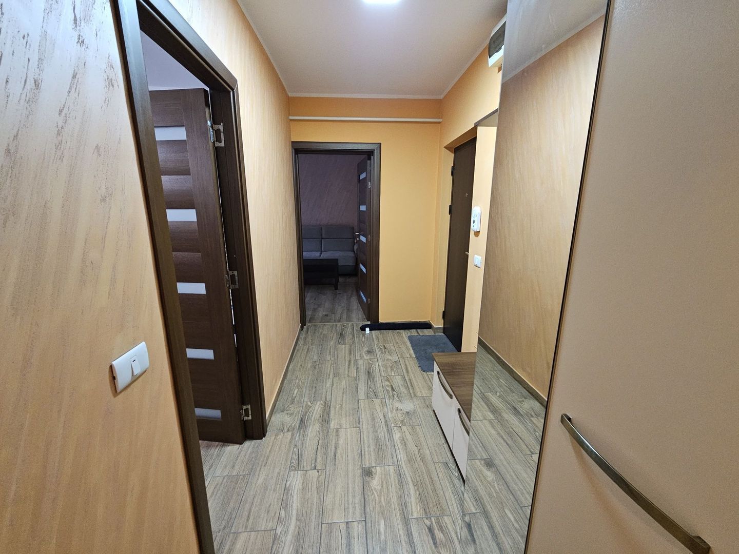 inchiriez apartament cu doua camere, decomandat, in Micro 20 - Poză 4