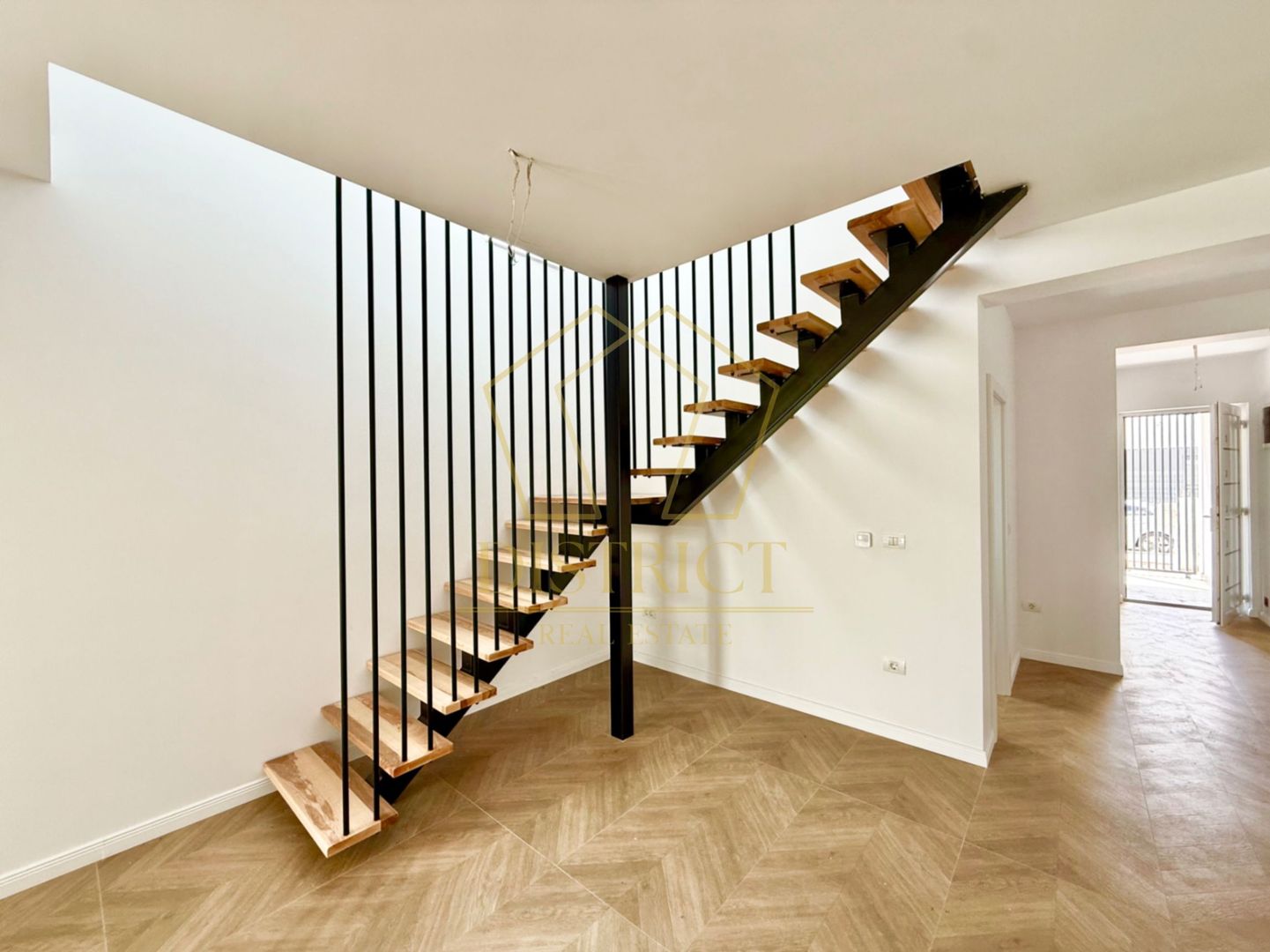 Duplex modern cu 4 camere | Covaci - Poză 3