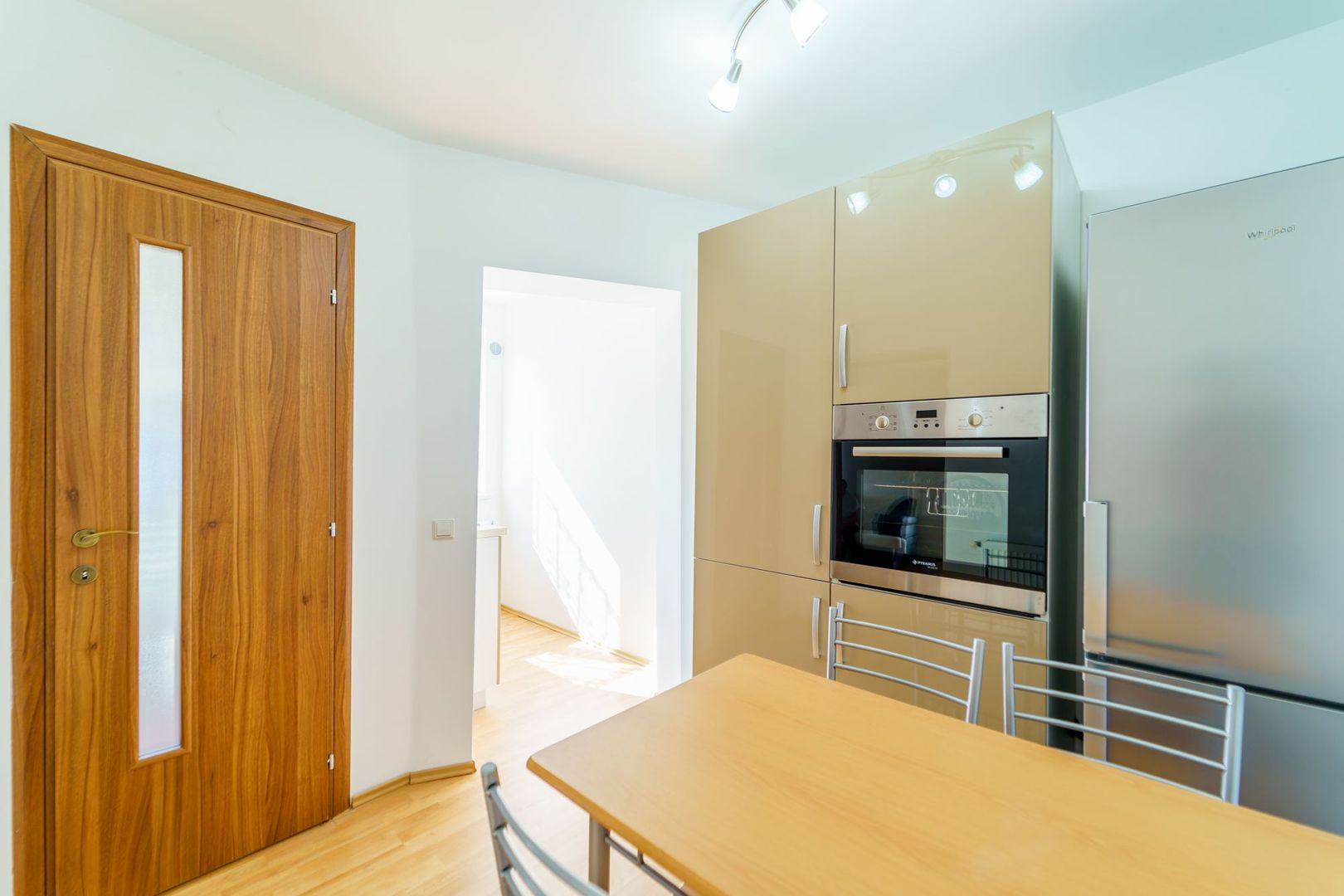 Apartament la casă zona Uta - Poză 5