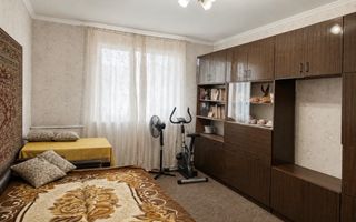 Apartament cu trei odăi, Buiucani, Chișinău - Poză 3