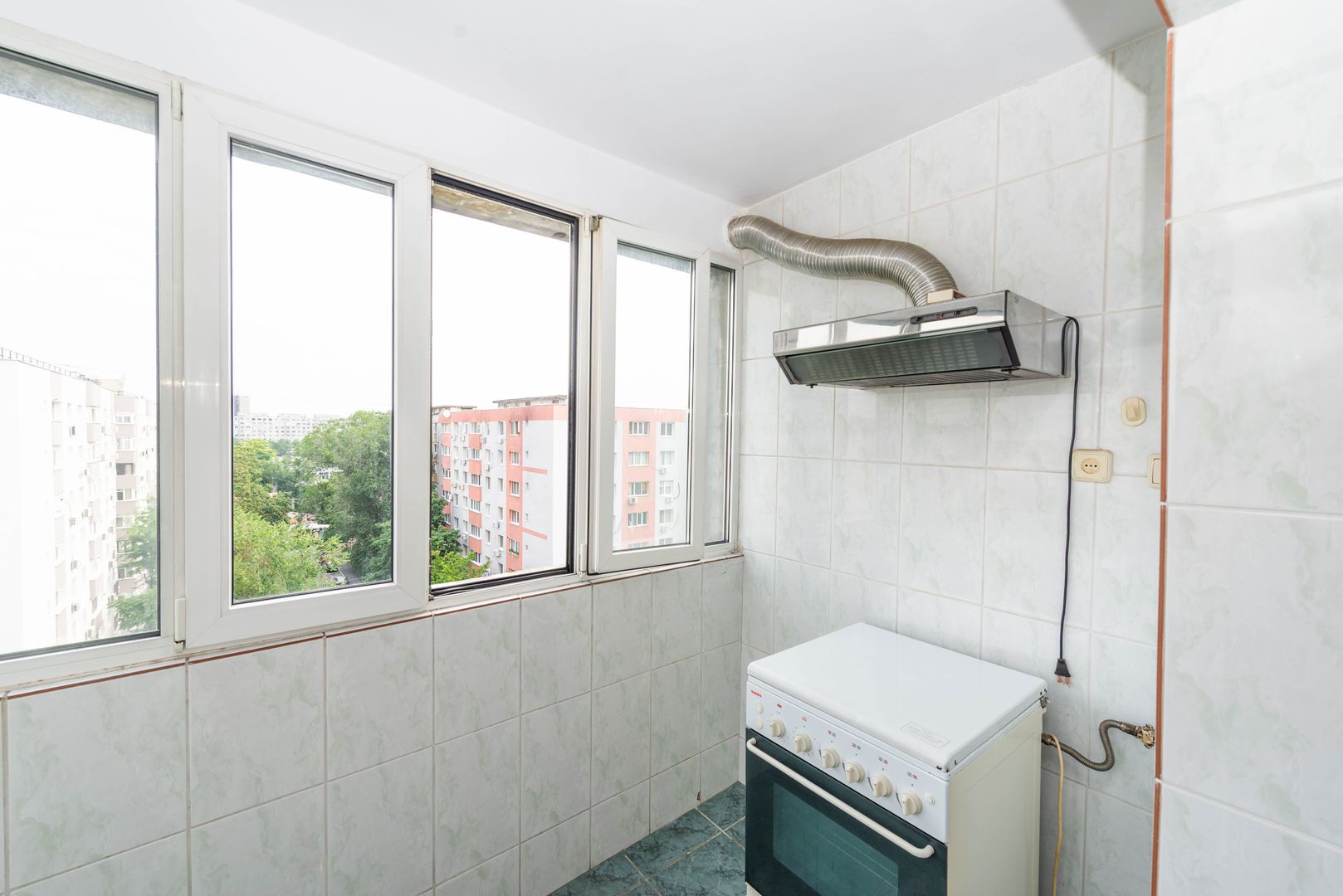 Apartament 3 camere 1980 decomandat Crangasi 2 bai loc parcare - Poză 18