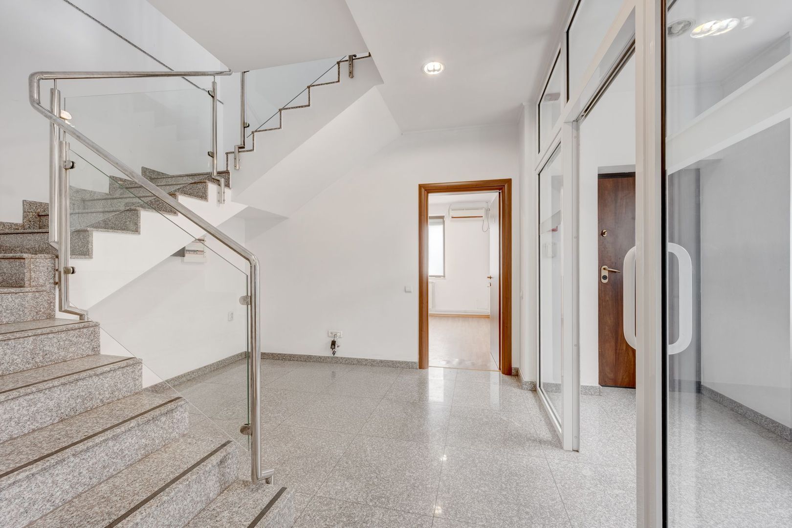 3 IMOBILE - LOT 676 MP - RECONSOLIDATE - ROMANA VICTORIEI - DOROBANTI - Poză 30