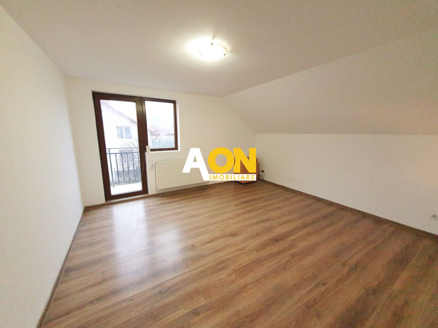 Casa D+P+M.  450 mp teren, 5 camere, garaj, pretabila pt. birouri - Poză 14