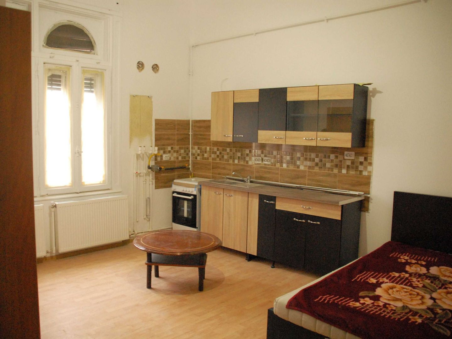 Vand 3 apartamente intr-o vila cu 1 etaj - Poză 7