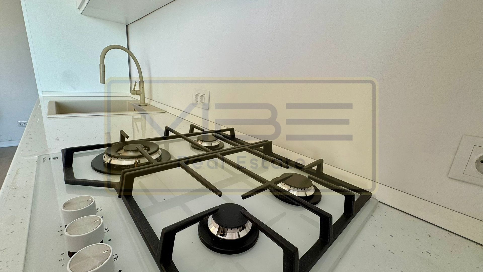 Apartament 3 camere decomandat Podu Ros  Piata Nicolina - Poză 5