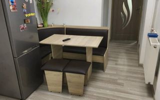 Decomandat renovat 2 camere sector 4 Resita - Poză 3