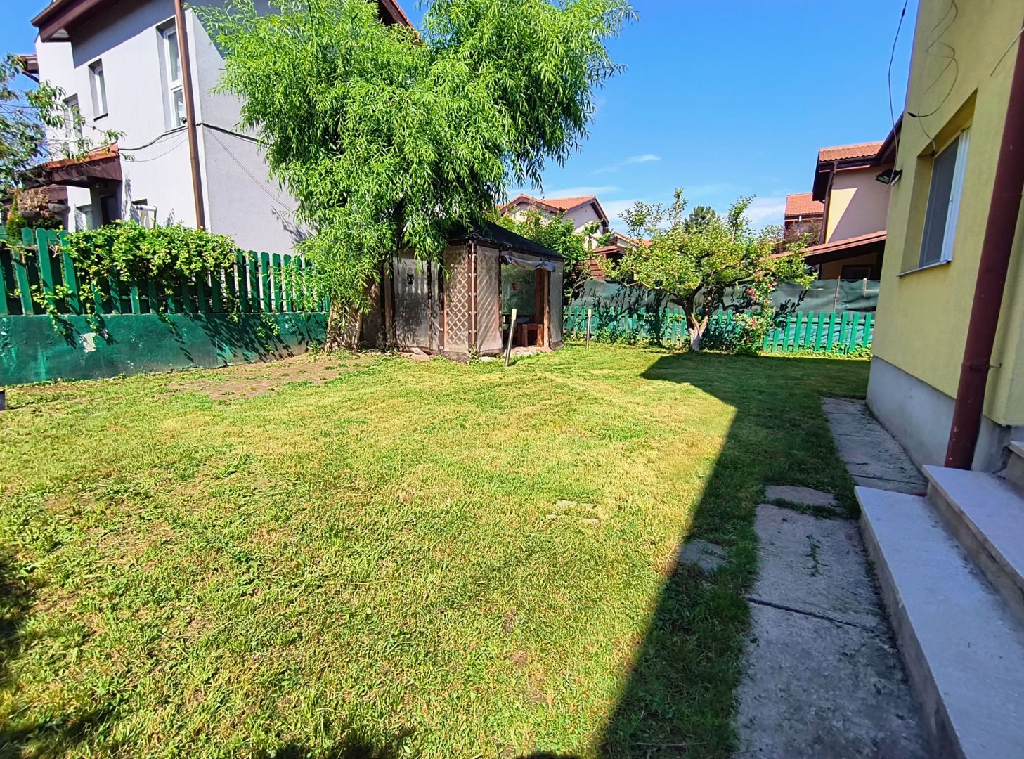 Vila Complex The CLASS,- rond OMV Pipera- curte - garaj - Poză 2