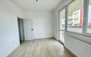 2 camere | Curte 347 mp | Decomandat | Parcare - Poză 11