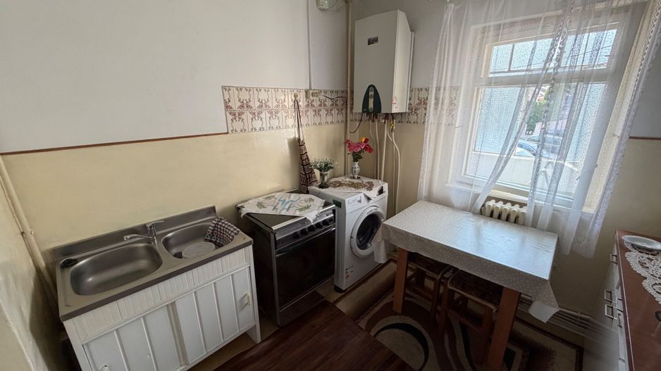 Apartament 2 camere, etaj 1 - zona Cetate - Poză 5