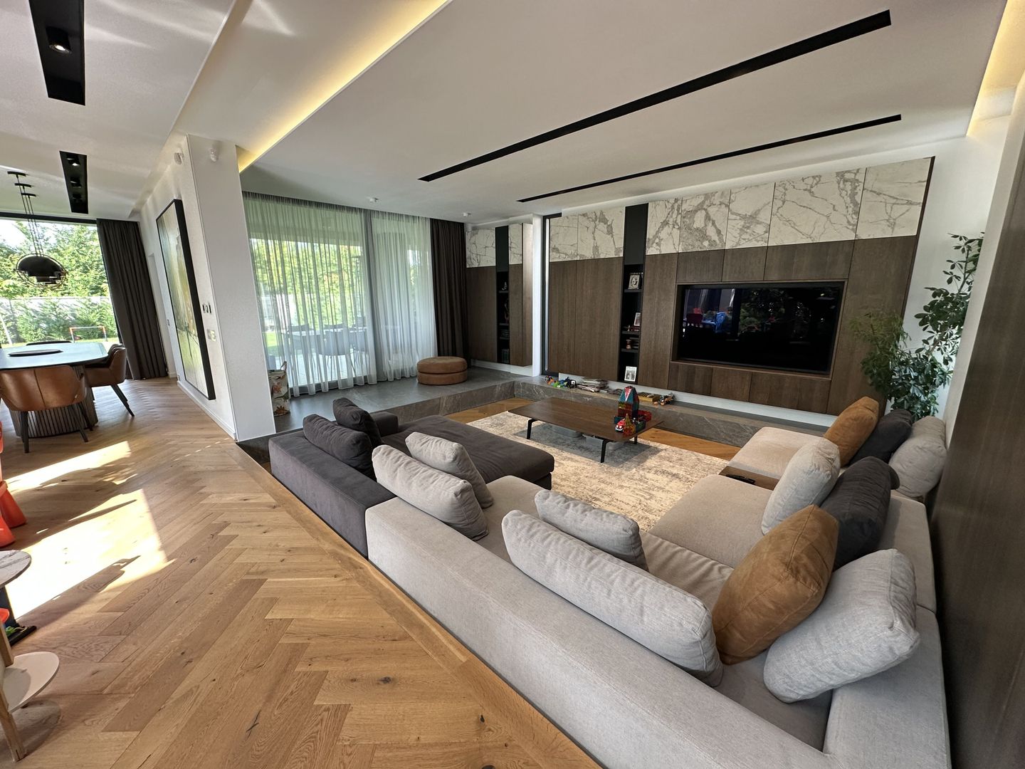 PROIECT  DEOSEBIT  IN  DUMBRAVITA - Poză 1