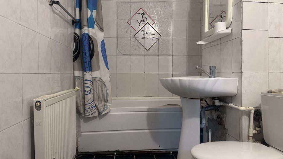 ETAJ 1! Vânzare apartament cu 2 camere în M11 - Târgoviște - Poză 11