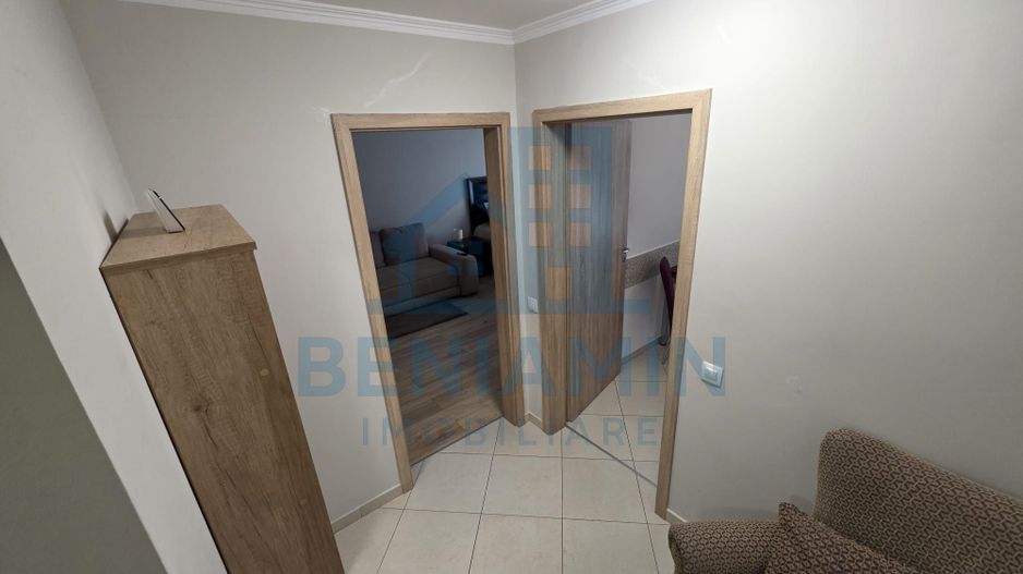 Garsoniera decomandata spatioasa Tractorul Coresi 52mp parter - Poză 5