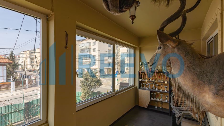 Clădire și teren de investiție, central Roman - Poză 35