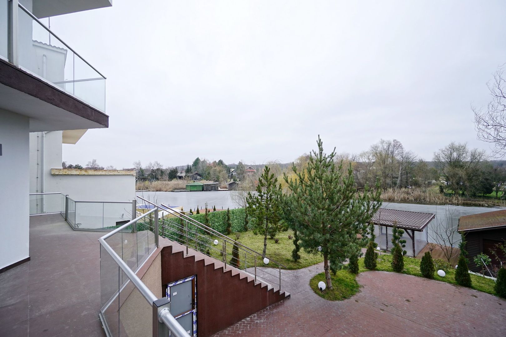 👉 Vilă spectaculoasă pe lac – Ghermănești | 573 mp | Terasă, ponton, - Poză 28