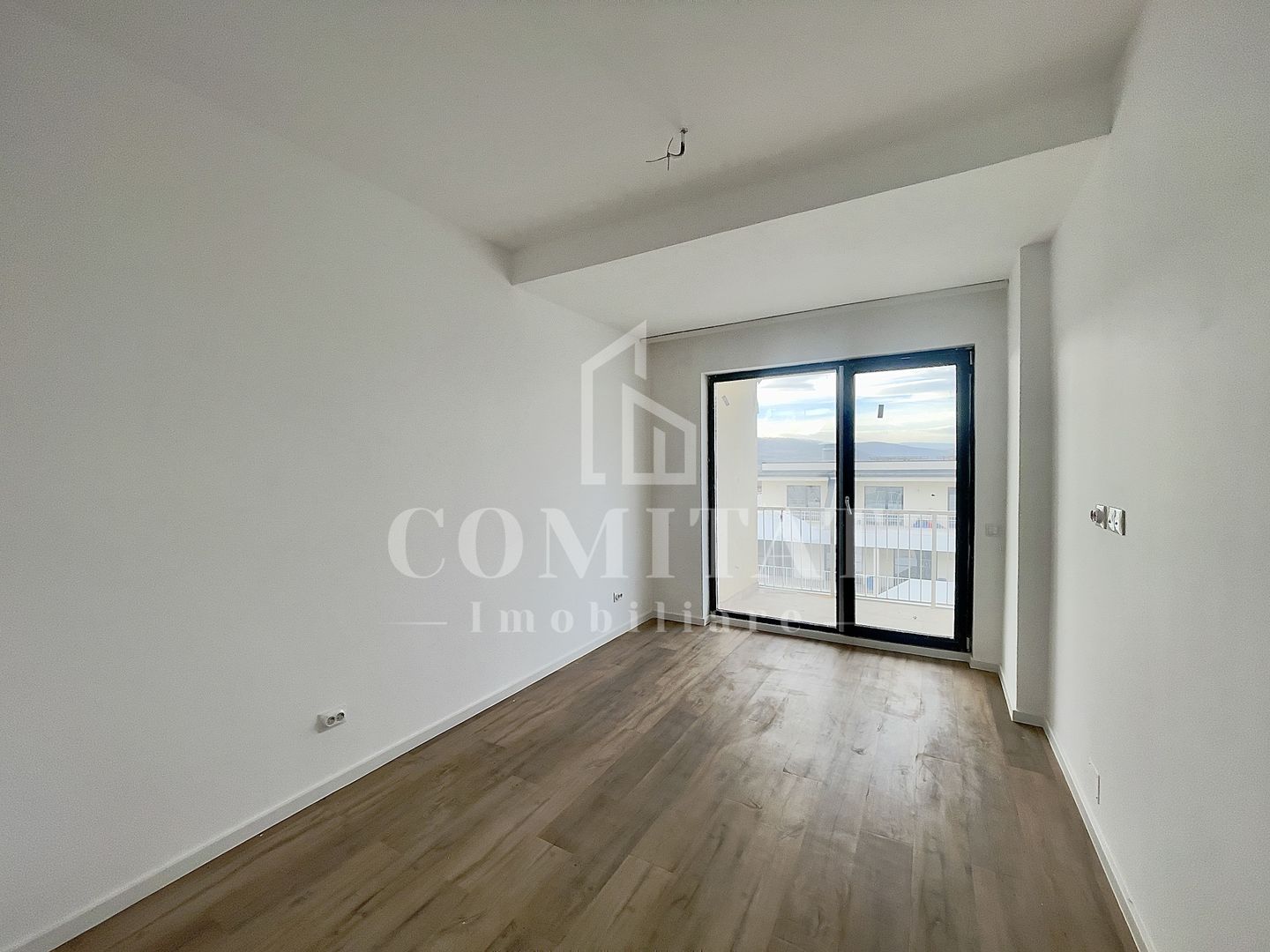 Nou în piață apartament mobilat și modern zona străzii Eroilor - Poză 3