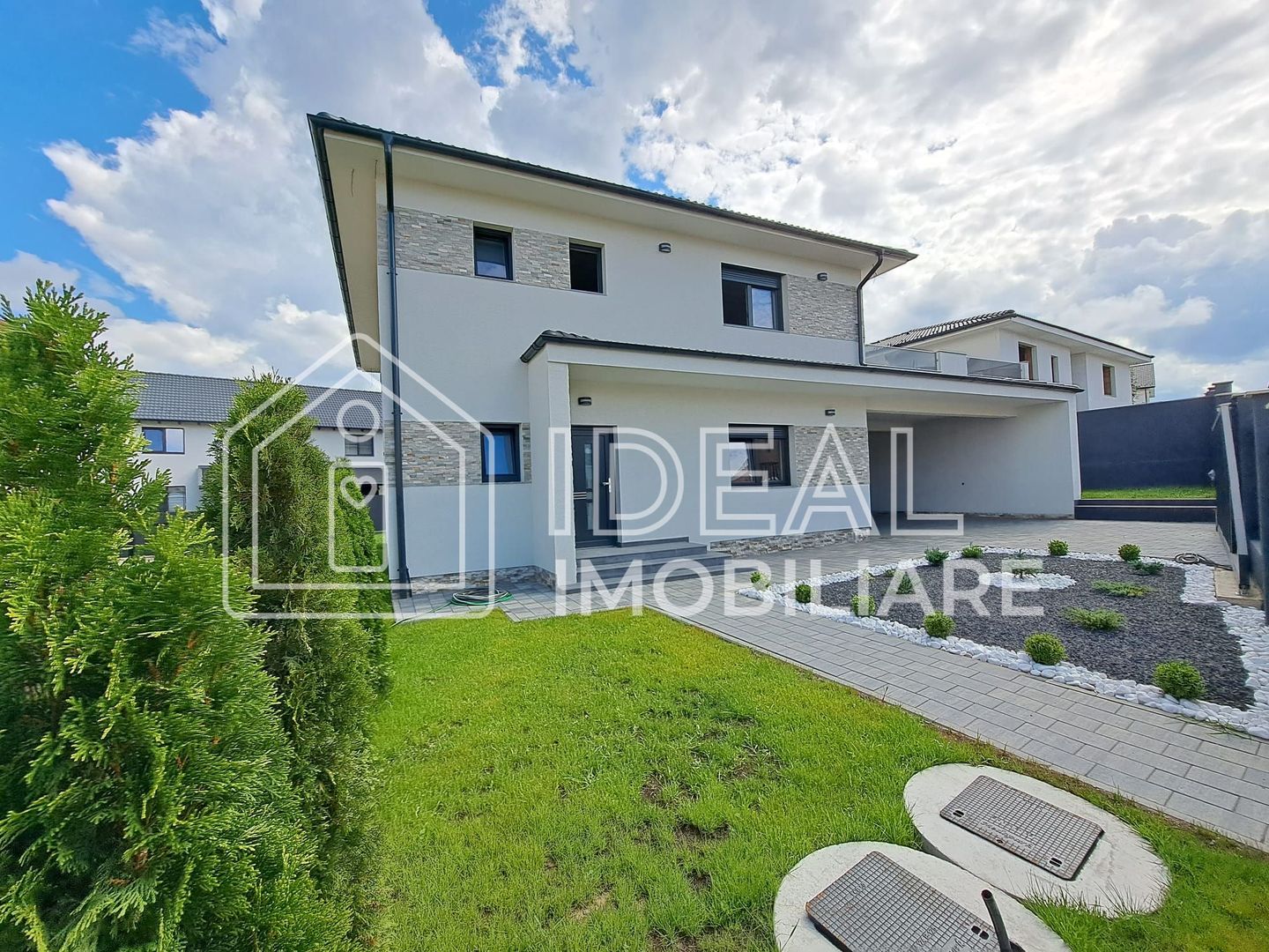 Casa Individuala Moderna cu 5 camere si 450 mp de curte, zona Selimbar - Poză 1