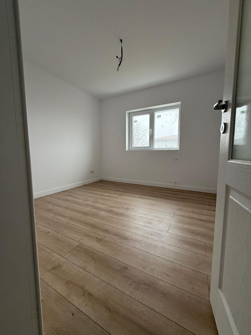 Mutare imediată! Vilă duplex 4 camere cu curte proprie - Poză 8