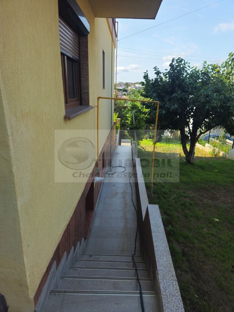 Apartament cu 3 camere, 70mp, zona Bucium - Poză 2