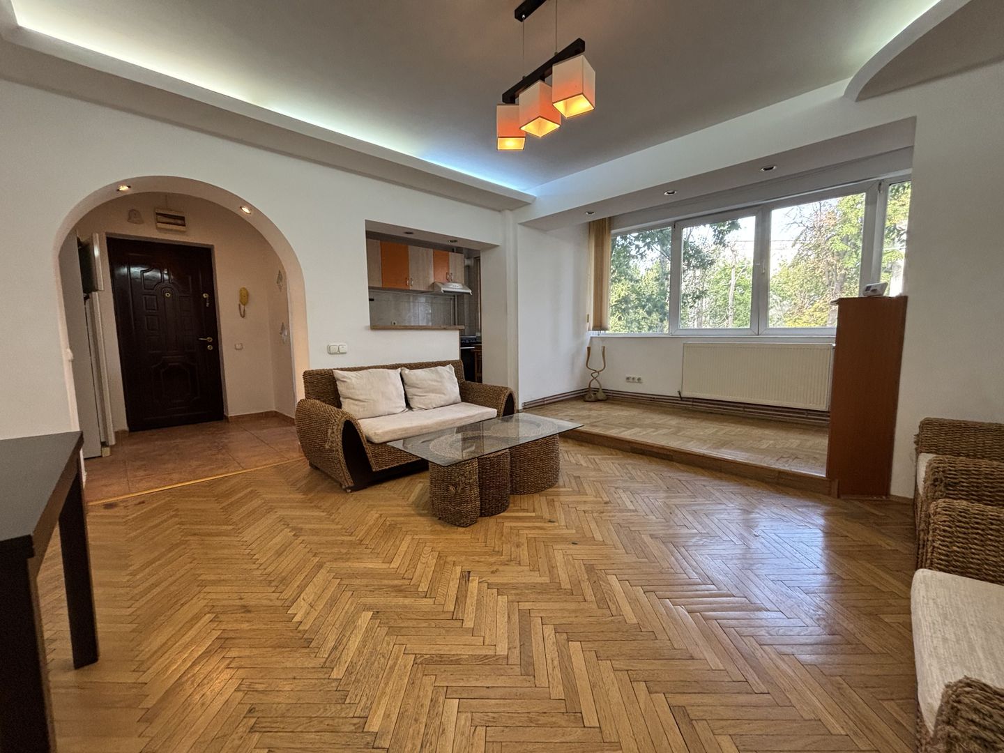 Apartament 3 camere | Etaj 1 | Centrală proprie | Instalații - Poză 1