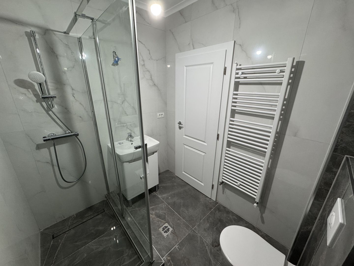 Apartament nr.19 cu 2 camere, boxa si parcare incluse in pret - Poză 5