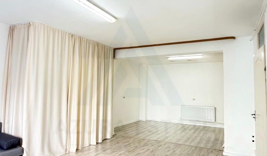 Spatiu comercial la curte 50 mp utili parter openspace zona Strand - Poză 5