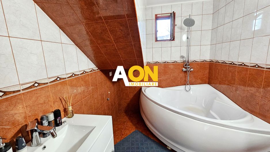 Casa cu 2 corpuri de cladire, 504 mp teren, Lipoveni - Poză 9