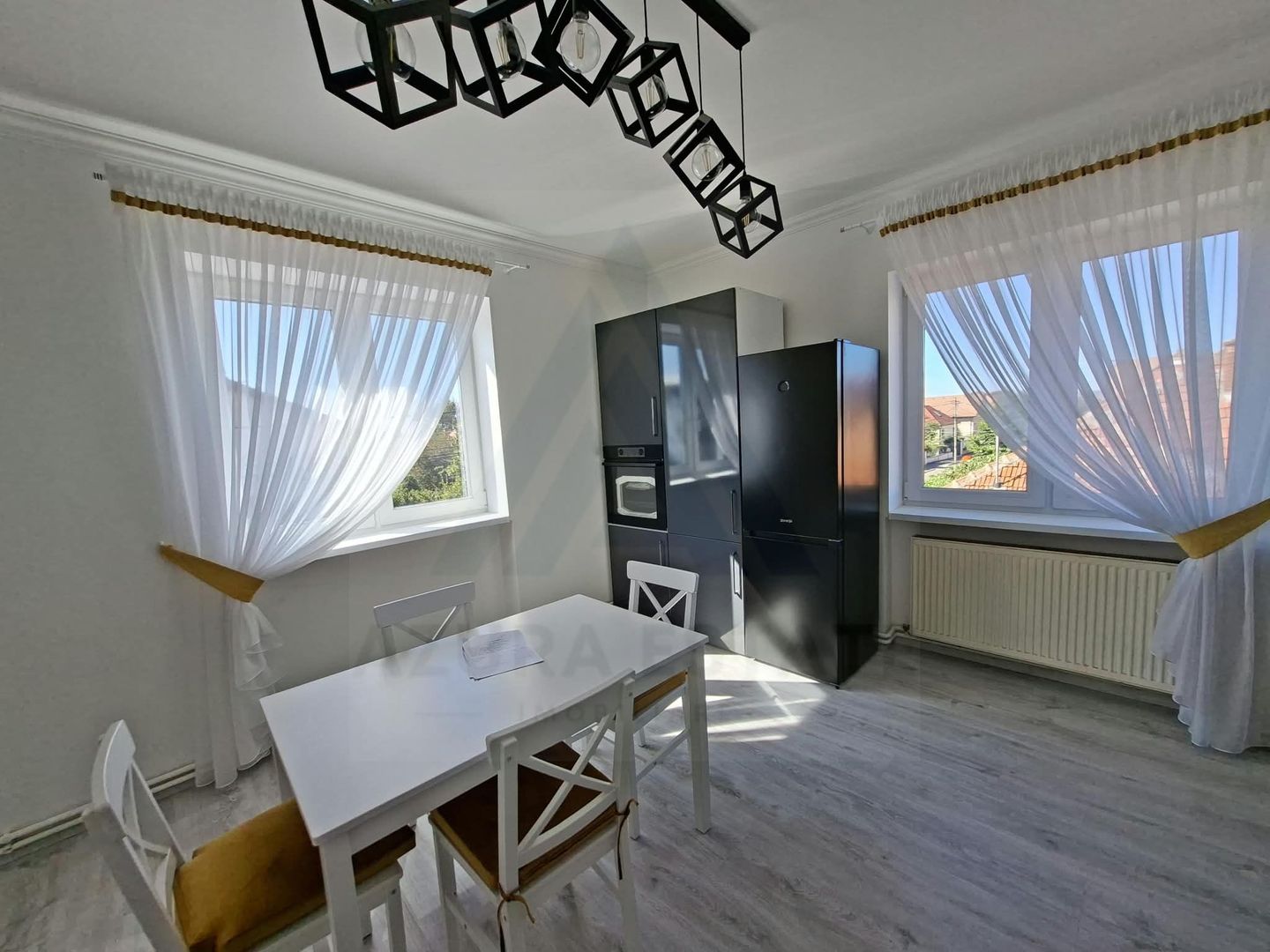 Apartament la casa 110 mp utili etaj 1 pivnita 20 mp zona Trei Stejari - Poză 5