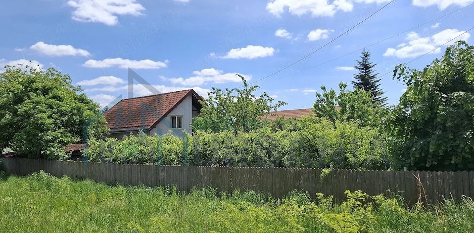 Casă de vânzare în Valea Lupului – poziție excelentă, grădină și potențial comercial - Poză 1