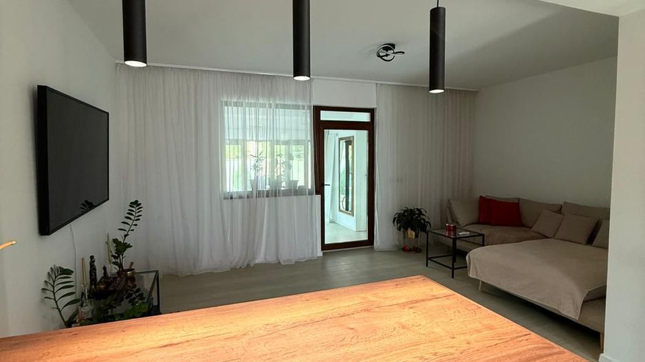 Piscină | Mobilată complet | Panouri solare | 3 băi și terasă închisă - Poză 7