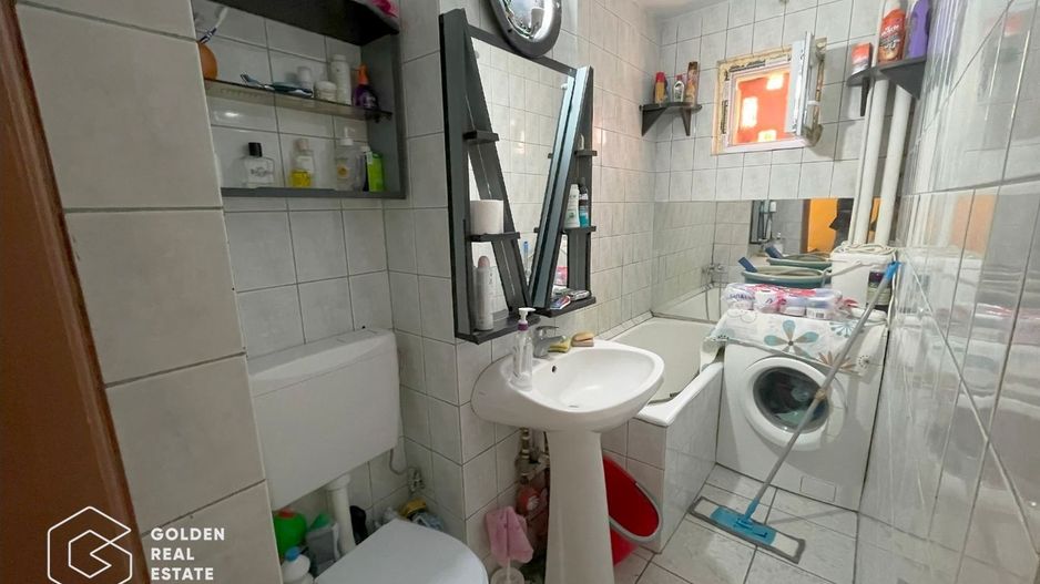 Apartament cu 3 camere, decomandat, etaj intermediar, zona Dacia - Poză 7
