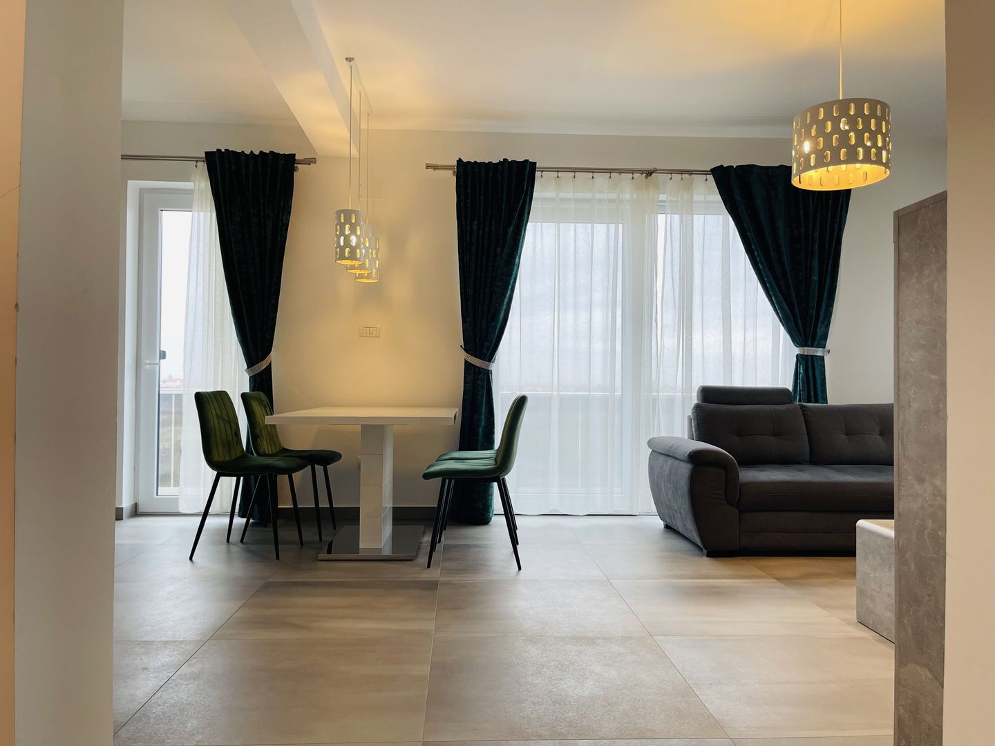 INCHIRIAT - Apartament 2 camere, 55 mp | Terasa 11 mp | Parcare - Poză 1