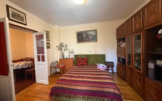 Casuta "bunicii" la 2 pasi de Calea Calarasilor - Poză 6