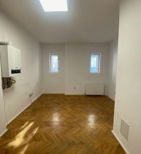 Spatiu de birou zona centrală - Poză 14