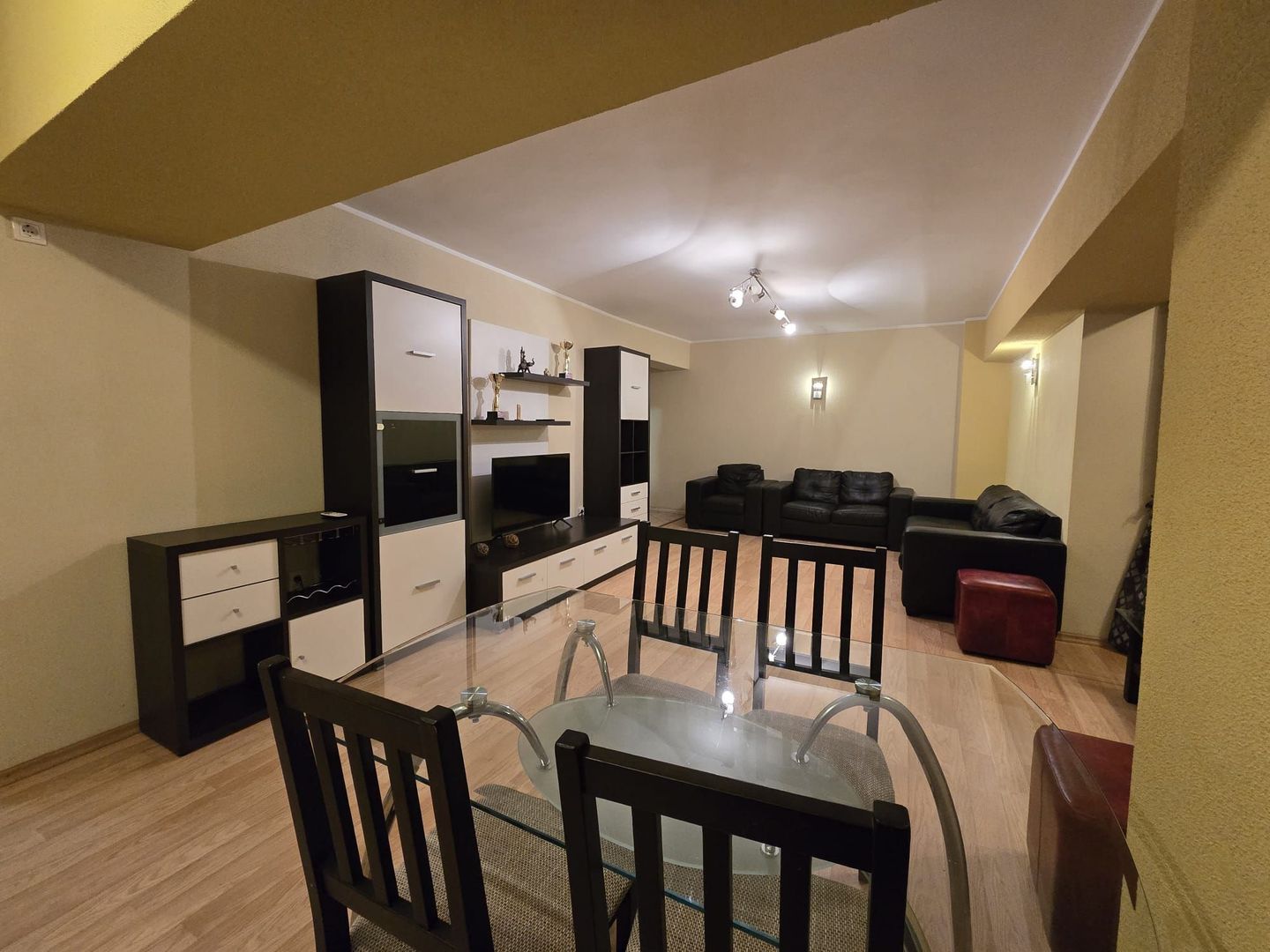 De inchiriat apartament cu 3 camere, Ultimul Leu, 600 Euro - Poză 10