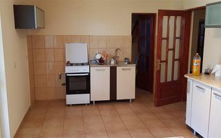 Casă de închiriat, 3 camere, cu terasă și garaj, Partoș - Poză 10